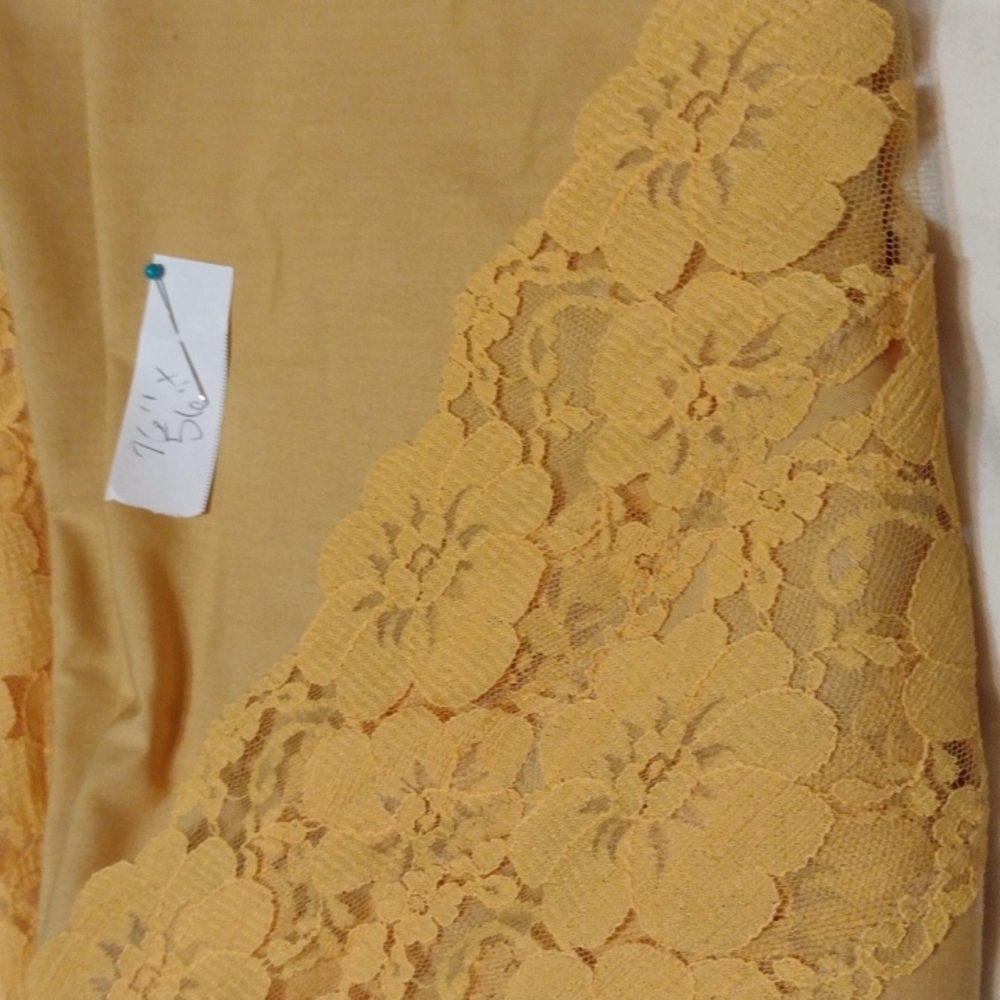 Oval tablecloth